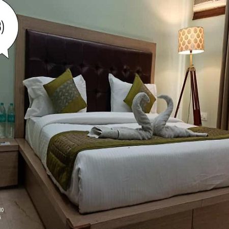 Oyo 74401 Aster Garden Suites Delhi  Luaran gambar