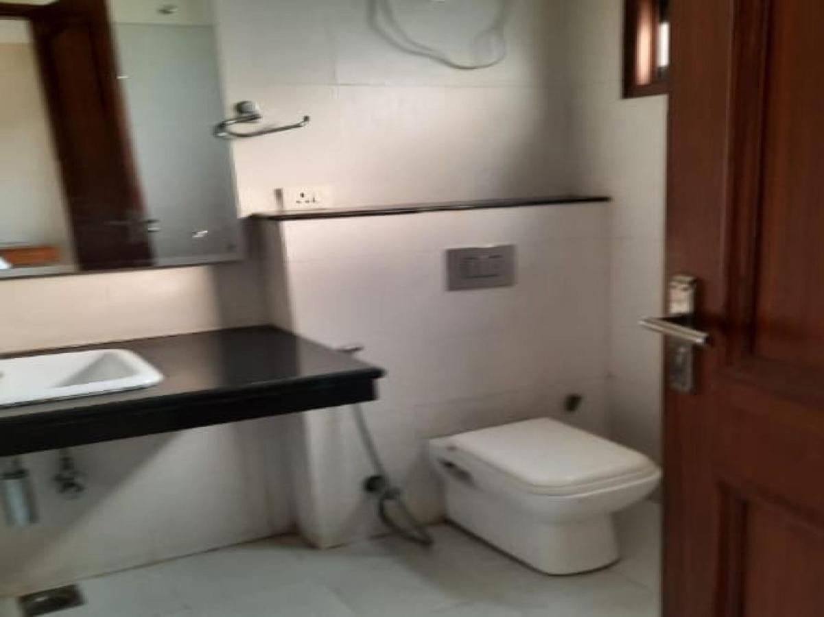 Oyo 74401 Aster Garden Suites Delhi  Luaran gambar