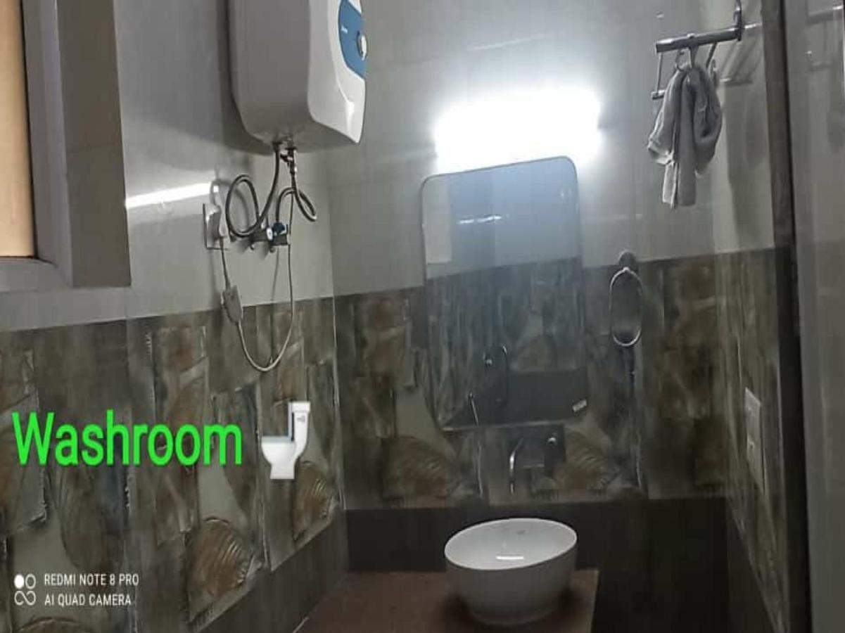 Oyo 74401 Aster Garden Suites Delhi  Luaran gambar