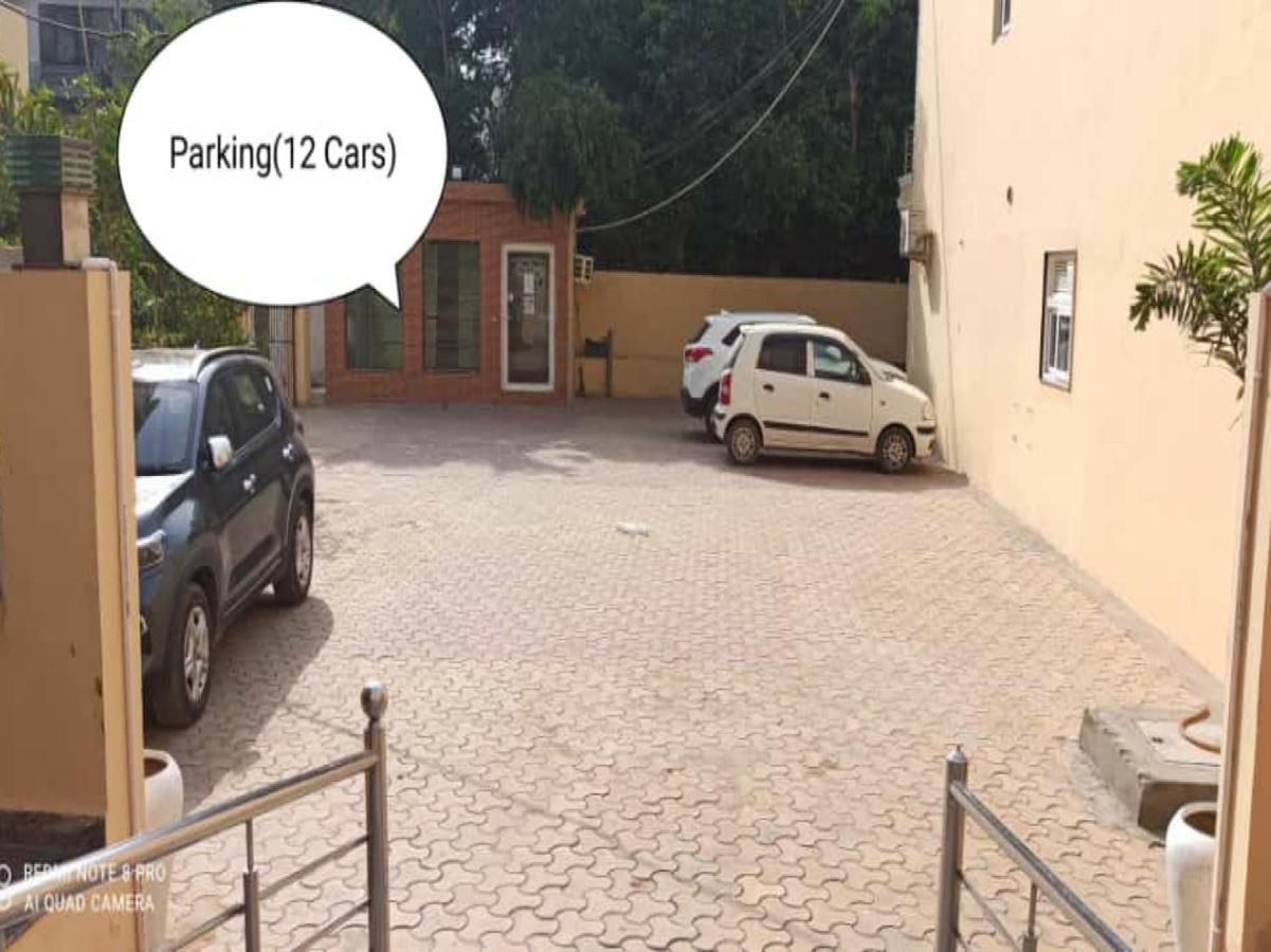 Oyo 74401 Aster Garden Suites Delhi  Luaran gambar