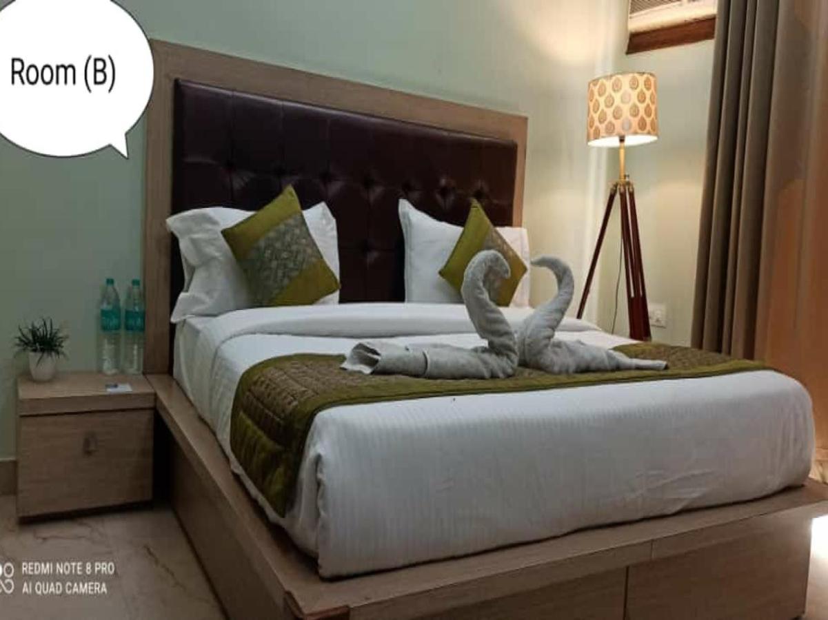 Oyo 74401 Aster Garden Suites Delhi  Luaran gambar