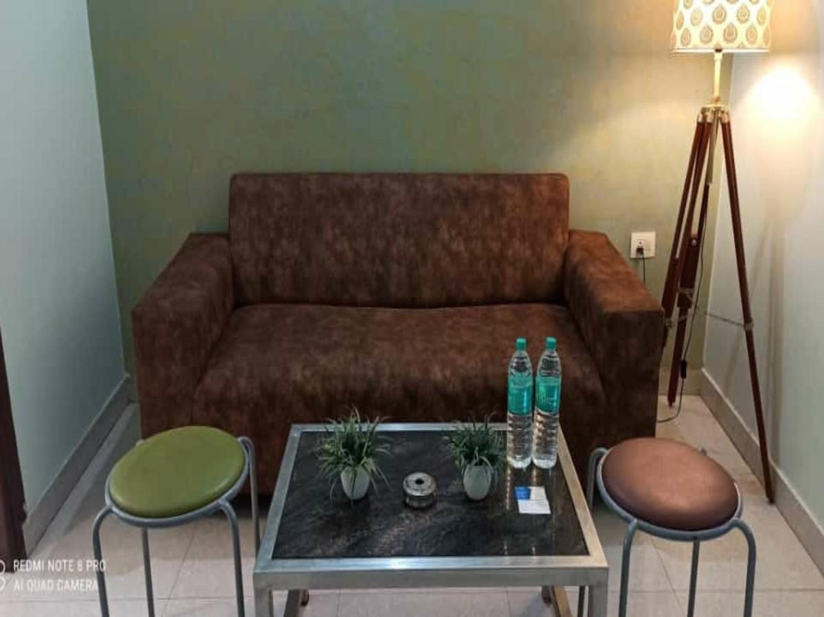 Oyo 74401 Aster Garden Suites Delhi  Luaran gambar