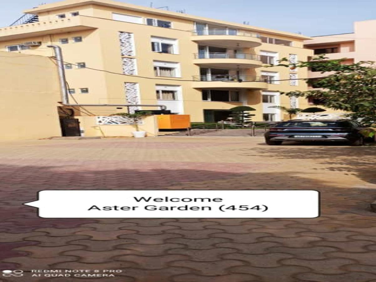 Oyo 74401 Aster Garden Suites Delhi  Luaran gambar