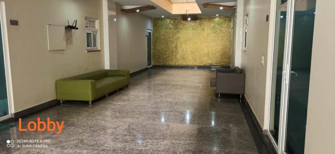 Oyo 74401 Aster Garden Suites Delhi  Luaran gambar