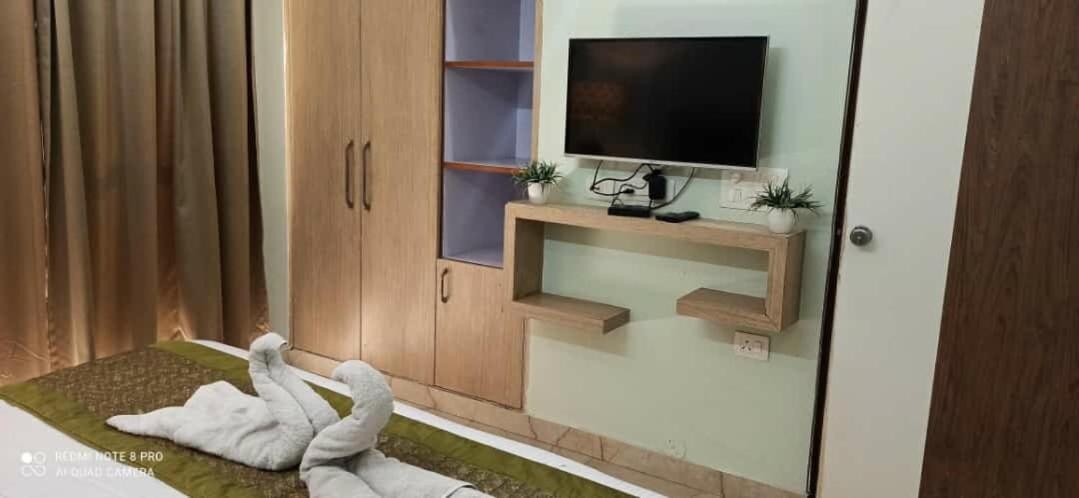 Oyo 74401 Aster Garden Suites Delhi  Luaran gambar